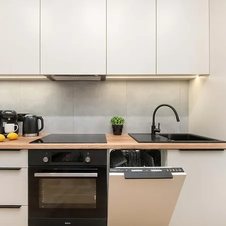 Charming Pet-friendly With Terrace By Renters Łódź