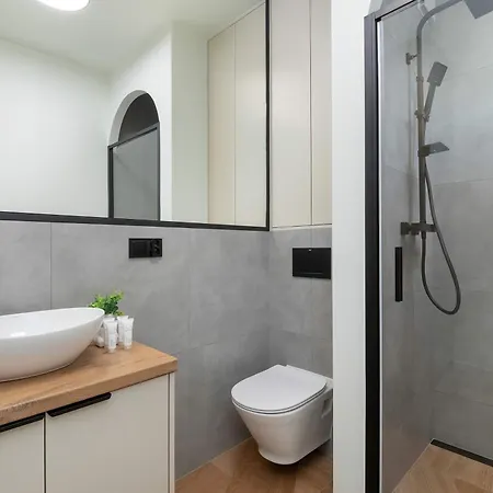 Charming Pet-friendly With Terrace By Renters Appartement Łódź